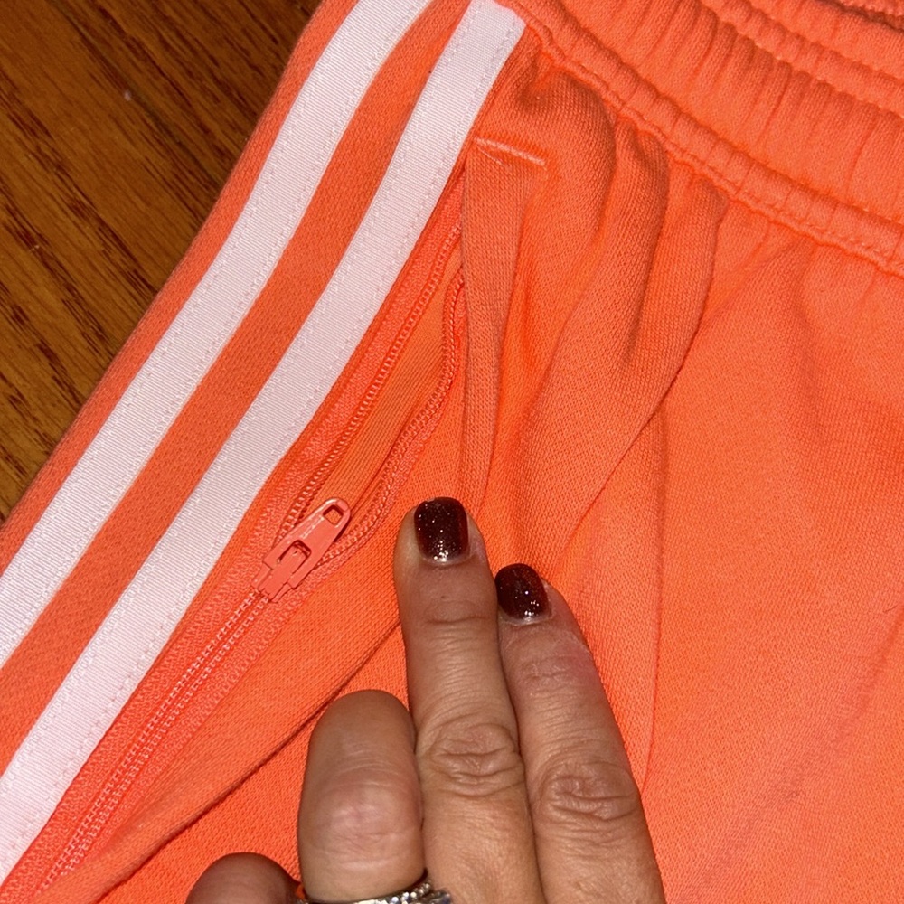 ADIDAS Shorts - Picture 2 of 7